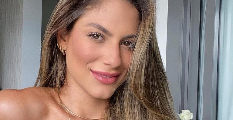 Mari Gonzalez ostenta abdômen trincado em foto na academia
