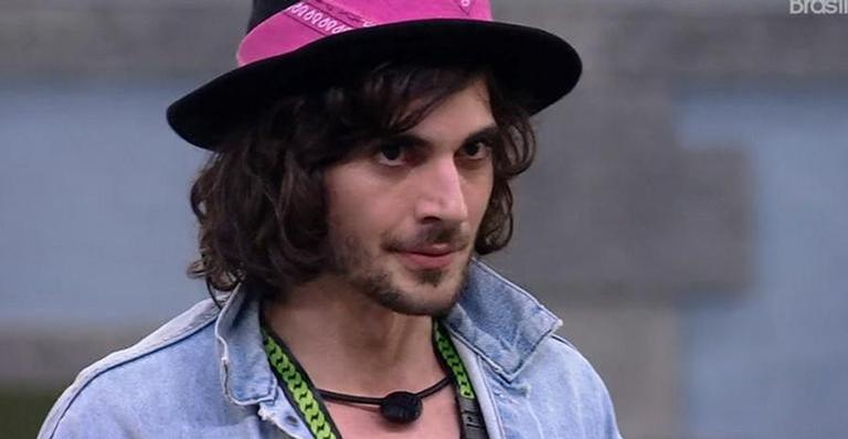 BBB21: Fiuk revela que já beijou outro homem e Gil se empolga!