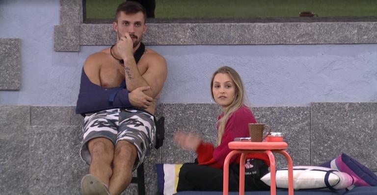 BBB 21: Em conversa com Carla, Arthur declara voto em sister e dispara: ”Fazendo médiazinha”