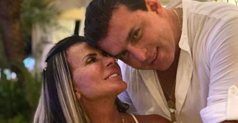 Gretchen eleva a temperatura ao dividir clique na cama com o marido: ”Fazemos juntos e gostoso!”
