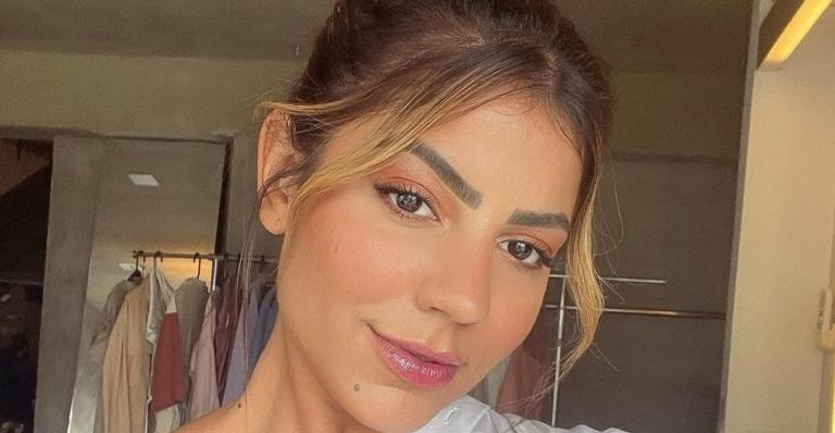 Hariany Almeida aposta em look básico com acessórios grifados de quase R$20 mil