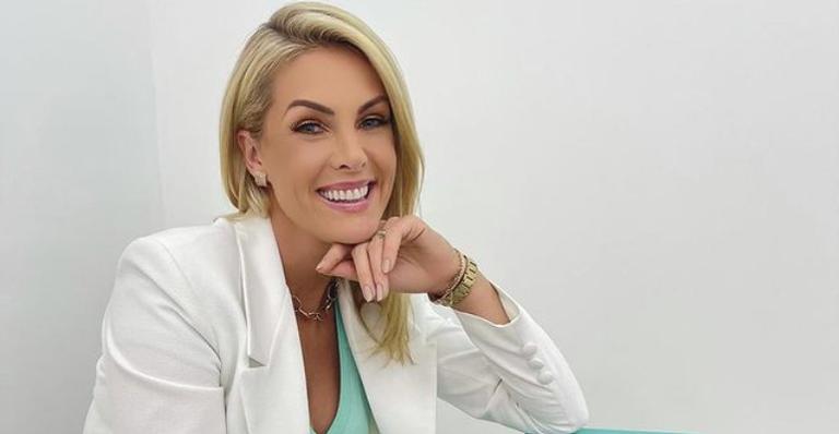 Ana Hickmann completa 40 anos e celebra com registro em família: ”Gratidão, felicidade e orgulho”
