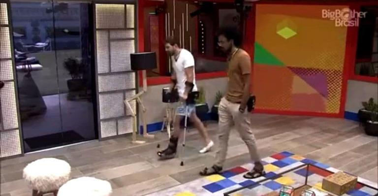 BBB21: Caio conversa com João Luiz sobre visão de Juliette: ”Visão completamente errada”