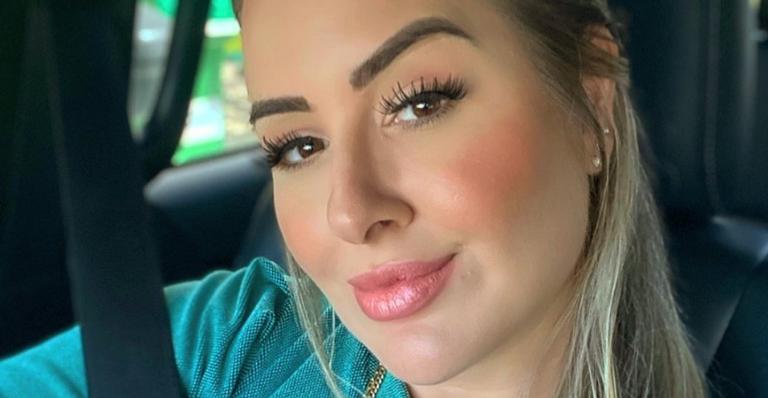 Ex-BBB Patrícia Leitte posa de biquíni durante viagem pela Bahia e web reage: ”Rainha”