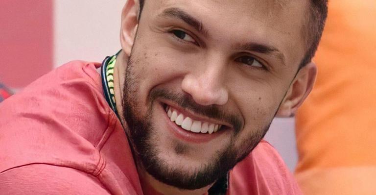 BBB 21: Família e amigos de Arthur se mobilizam para aumentar torcida pelo brother