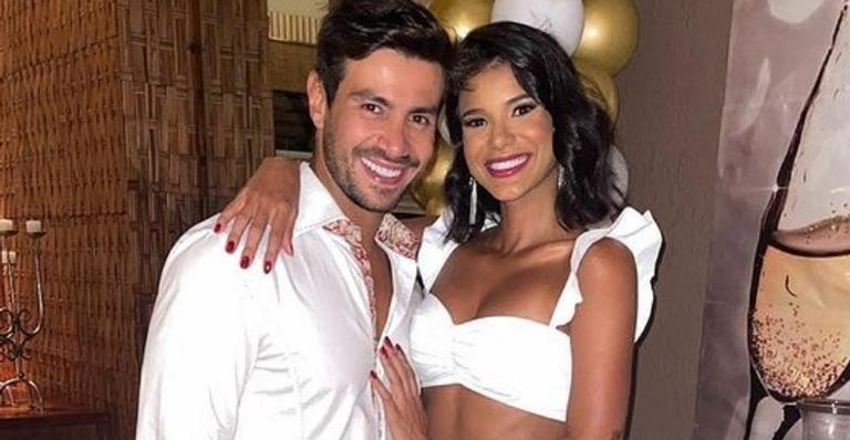 Jakelyne Oliveira se declara para Mariano ao comemorar 2 meses de namoro: ”Te amo”