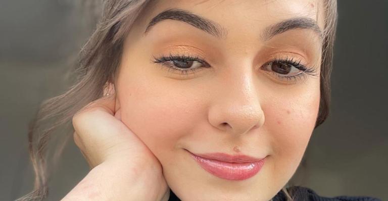 Klara Castanho se diverte ao mostrar bastidores de gravação: ”No fim da certo, eu juro”