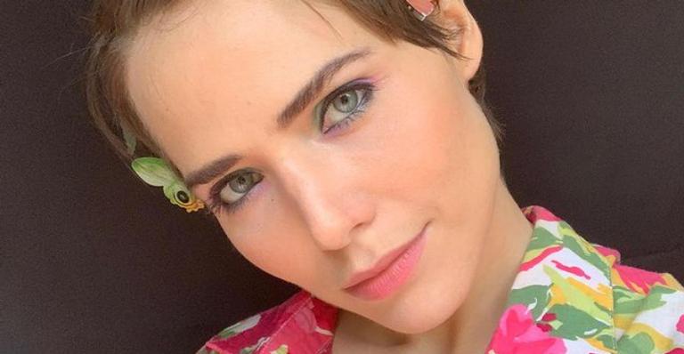 Leticia Colin aposta em acessório arrasador ao posar para lindos cliques: ”Me deixa brilhar”