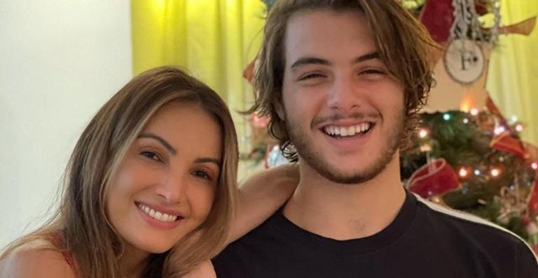 Patrícia Poeta posa para lindos cliques ao lado do filho e do ex-marido: ”Belo encontro!”