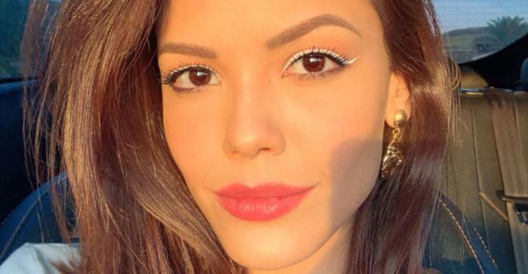 Vitória Strada surge deslumbrante em clique de biquíni: ”Muito fina”