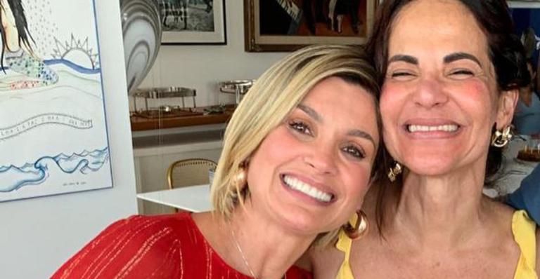 Flávia Alessandra parabeniza a irmã, Keila com bela homenagem: ”Que você continue sendo feliz!”