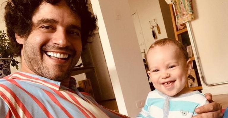 Guilherme Winter comemora aniversário do filho, Pedro Luna: ”1 ano do meu guri”