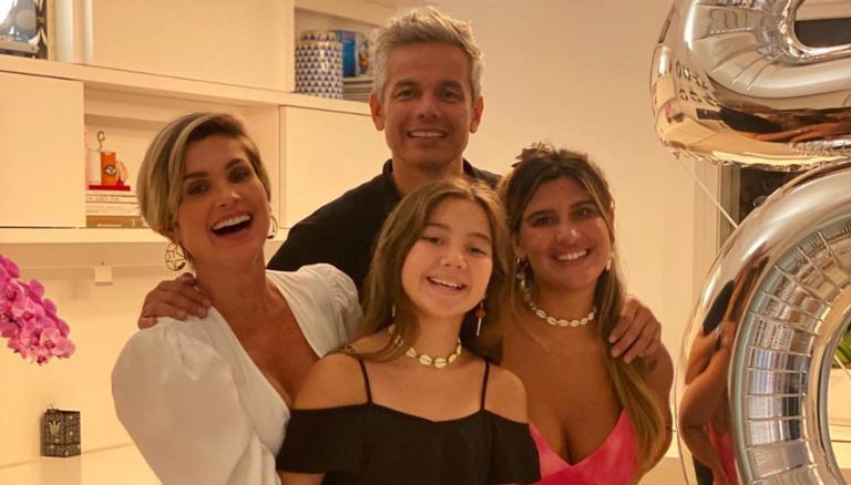 Otaviano Costa celebra Dia do Turista relembrando cliques de viagens em família