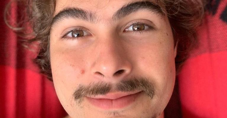 Rafa Vitti posta selfie e brinca: ”Sei que vocês querem Clara Maria, mas o Instagram ainda é meu”