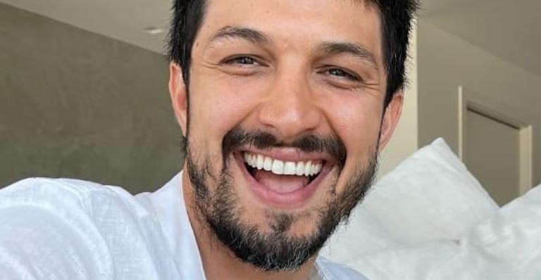Rômulo Estrela faz declaração emocionante sobre Rio de Janeiro: ”Não é muito difícil se apaixonar”
