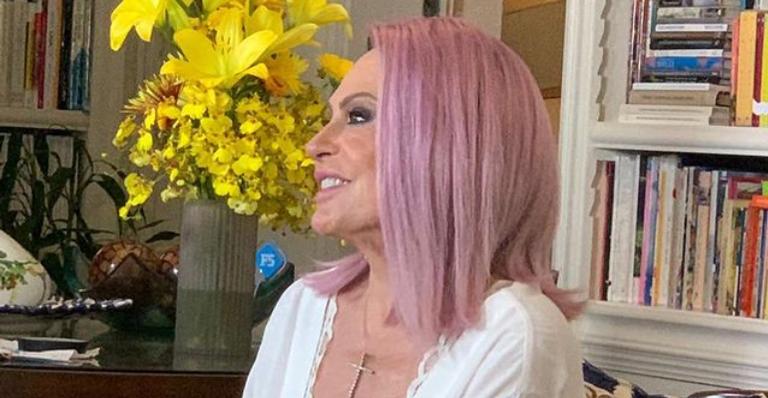 Ana Maria Braga arrasa no look para o ‘Mais Você’ e recebe elogios: ”Linda”
