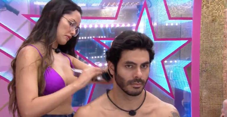 BBB21: Juliette corta o cabelo de Rodolffo e brinca: ”Quarta-feira é dia de abrir o salão”