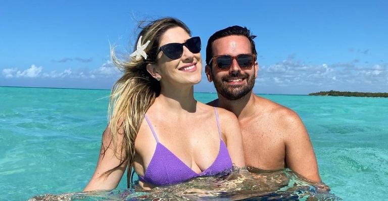 Dani Calabresa exibe cliques exclusivos de seu pedido de casamento na Disney