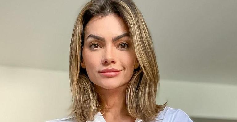 Em Angra dos Reis, Kelly Key posa com biquíni branco e exibe shape saradíssimo: ”Que corpo!”
