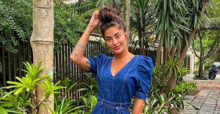 Aline Riscado relembra passeio no Morro Dois Irmãos com clique encantador e fãs elogiam