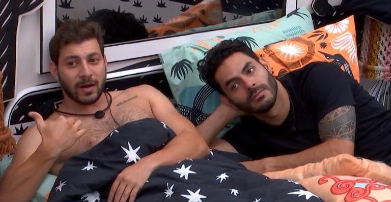 BBB21: Caio conta que desconfia de Juliette e Gilberto defende a sister: ”Quer fazer o jogo dela”