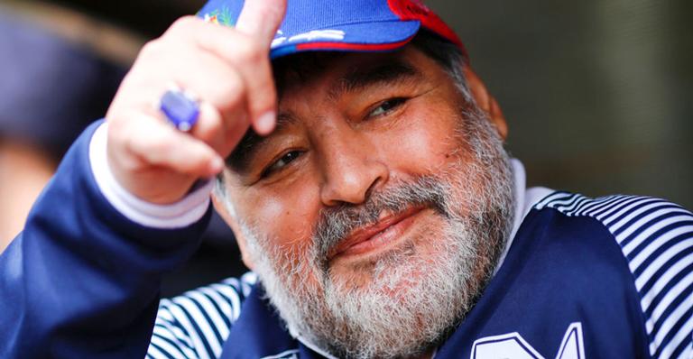 Ex-mulher de Maradona desabafa e ataca advogado: ”Mantinha Diego sequestrado”