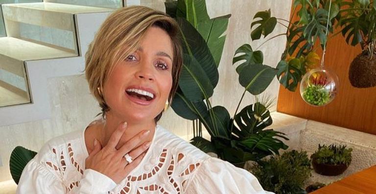Flávia Alessandra derrete corações ao resgatar clique arrasador