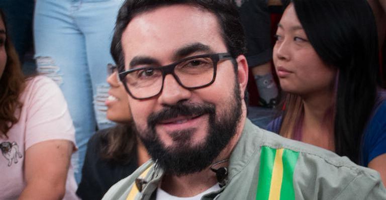 Padre Fábio de Melo comemora vacinação da mãe: ”O dia que tanto esperávamos chegou”