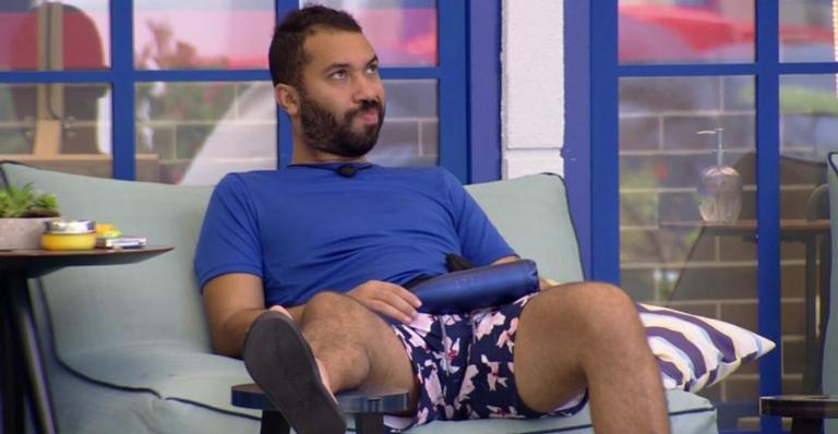 BBB21: Gilberto reflete sobre participantes da casa: ”Povo tudo com medo”