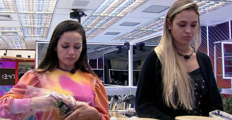 BBB21: Juliette comenta comportamento de Projota de manhã: ”Fica mudo”