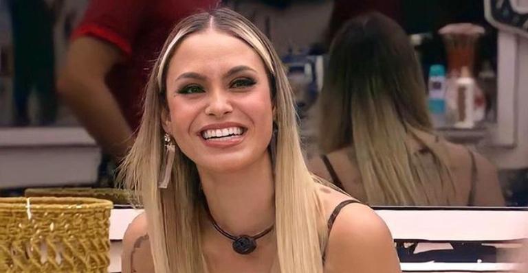 Sarah é cancelada na web após falar sobre política no BBB21