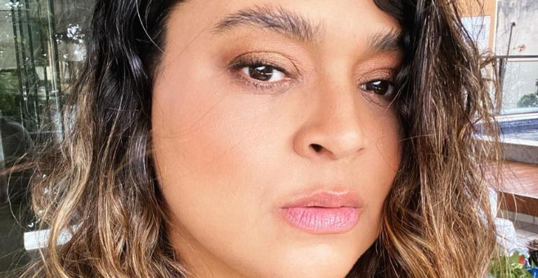 Preta Gil arranca elogios da web ao surgir tomando sol de biquíni: ”Rainha!”
