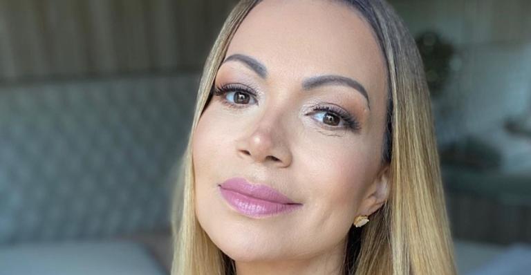 Solange Almeida aposta em look rosa estiloso e recebe elogios de fãs: ”Pronta pra brilhar!”
