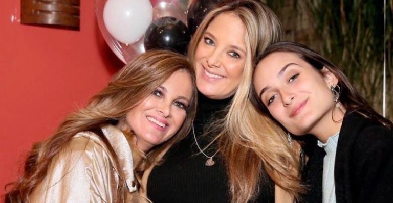 Ticiane Pinheiro celebra aniversário da irmã e da sobrinha: ”Dia duplamente especial”