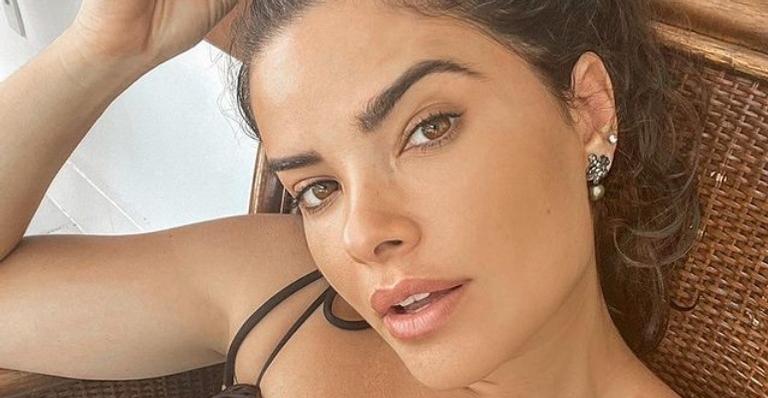 Vanessa Giácomo encanta a web ao posar com cachorrinha adotada