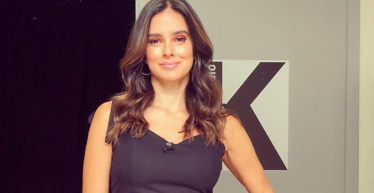 Vera Viel surge na academia e ostenta barriga negativa: ”E vamos treinar”