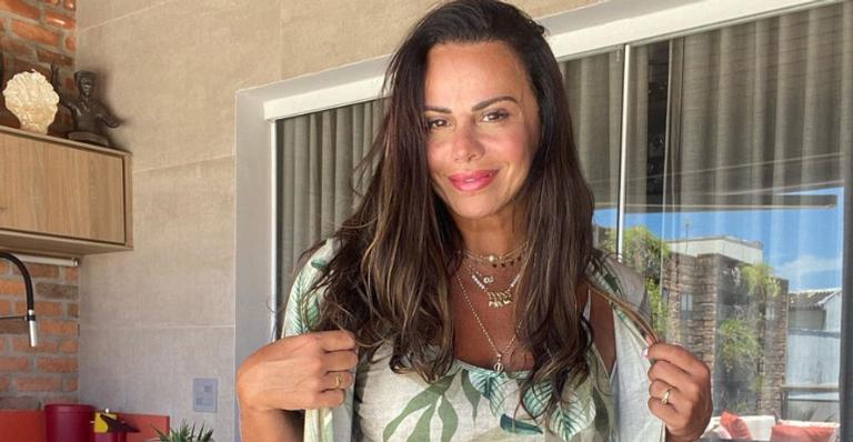 Viviane Araújo celebra aniversário da Salgueiro com bela homenagem: ”Sua história me fascina!”