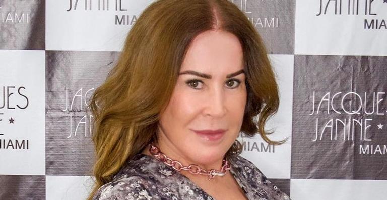 Aos 62 anos, Zilu Godoi curte piscina em Miami e rouba a cena com boa forma: ”E essas pernas?”