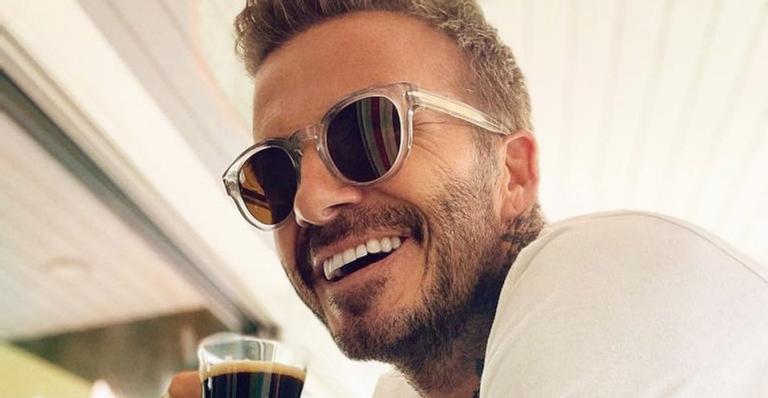 David Beckham posa ao lado filhos em clique raro e semelhança impressiona web: ”Gêmeos?”