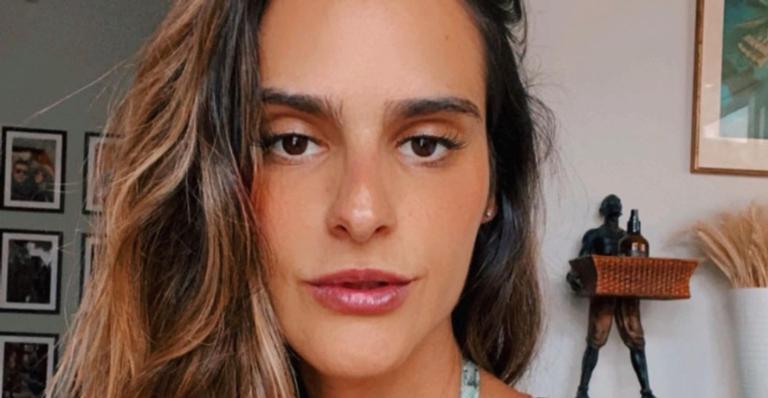 Marcella Fogaça exibe barrigão de grávida em cliques na banheira