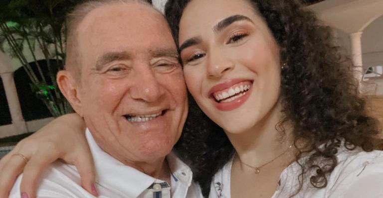 Renato Aragão se declara para a filha em clique especial: ”Momentos em família”