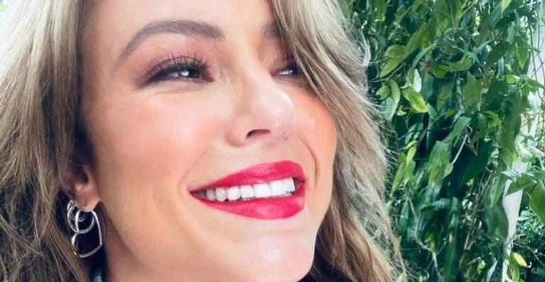 Paolla Oliveira arranca elogios de fãs ao posar completamente sem maquiagem: ”Maravilhosa!”