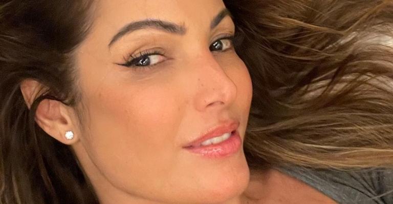 Patrícia Poeta arranca elogios da web ao posar sorridente em clique: ”Dia de descanso!”