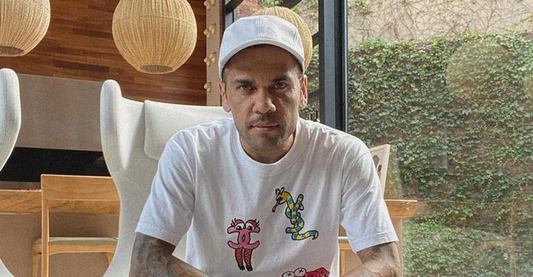Daniel Alves homenageia a mãe no Dia Internacional das Mulheres