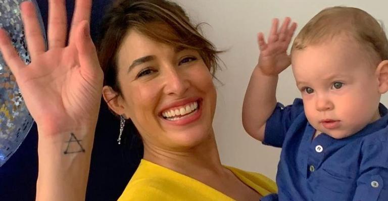 Giselle Itié se diverte dançando com o filho e se derrete: ”Meu gordinho está crescendo”