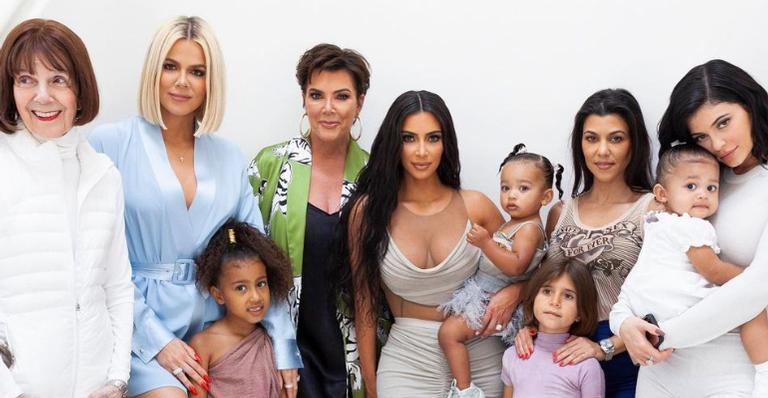 Kris Jenner compartilha lindos cliques com as filhas e comemora o Dia Internacional da Mulher