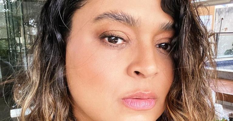 Preta Gil esbanja corpão cheio de curvas ao posar com maiô cavado: ”Gata demais”
