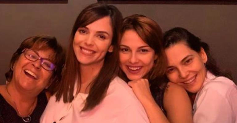 Tainá Müller posa ao lado das mulheres de sua família e se declara: ”Mulheres que me influenciam”