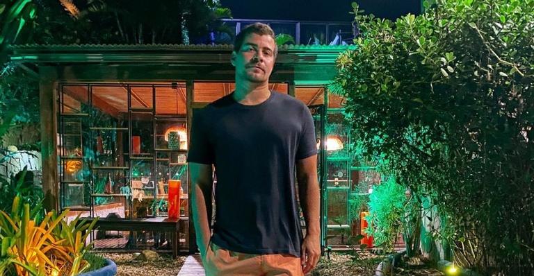 Thiago Martins prepara declaração especial para o Dia da Mulher: ”Hoje é dia delas”