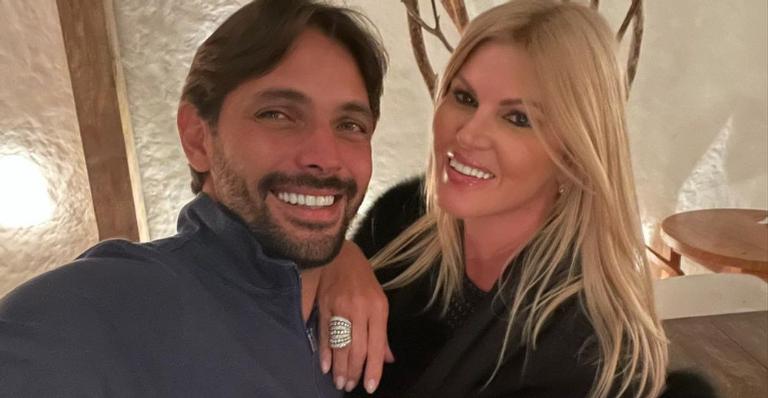 Val Marchiori aproveita passeio de iate luxuoso com o noivo e web elogia: ”Maravilhosos”